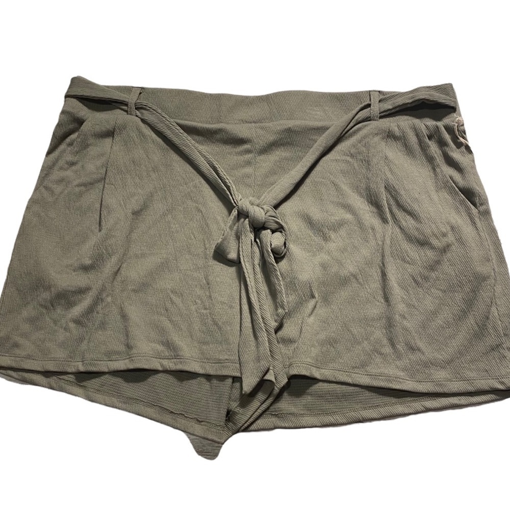 Gypsy & Jade Pull on Shorts Olive 2X NWT